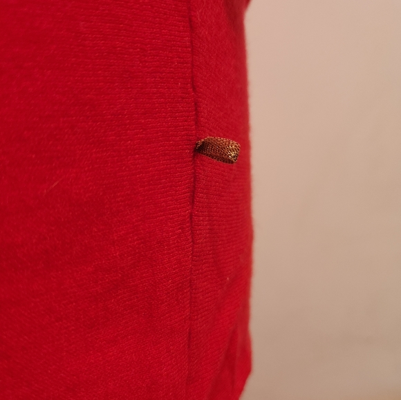 Et Vous Lightweight Wool and Cashmere Mix Tee with 3/4 Sleeves in Red, Size M - Picture 4 of 9